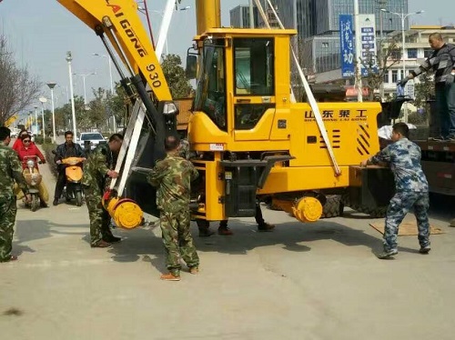 莱工.jpg 莱工.jpg