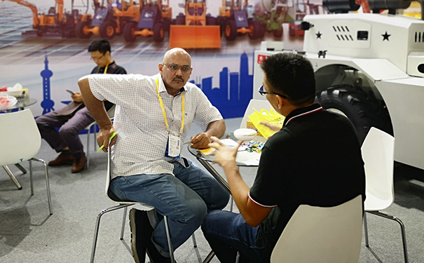 莱工.jpg 莱工.jpg